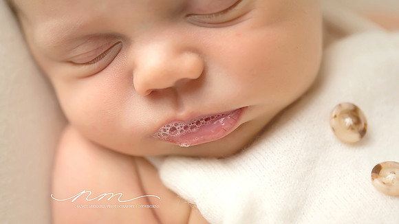 Maine_ Newborn_Photography_baby_bubbles