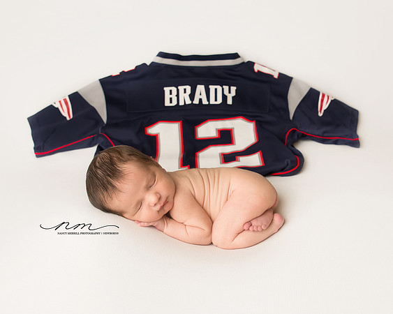 20180116-Cute-Newborn-Pictures-natureal-baby-photos-tombradyshirt-newenglandpatriots copy