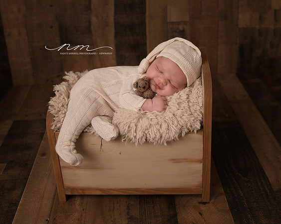 040418nancymerrillphotography-mainenewbornphotographer-maineportraitstudio-newenglandnewbornphotographer-cutebabyboy-boyinbowlpose-newborninbowl-babyboywithbear-mainebabystudio-mainebabysession.jpg-ne