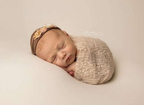 011042018-nancymerrillphotography-mainenewbornphotographer-mainebabystudio-babygirlsession-maineinfantphotographer-newenglandnewbornphotographer-cuteasabutton-centralmainebabyphotographer-androscoggin