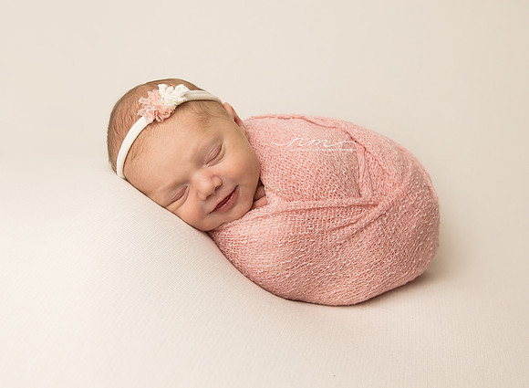 11072018-nancymerrillphotography-mainenewbornphotographer-mainebabystudio-babygirlsession-maineinfantphotographer-newenglandnewbornphotographer-cuteasabutton-centralmainebabyphotographer-androscogginp