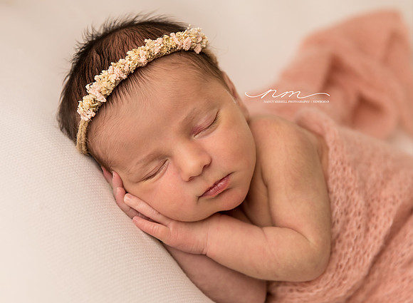 02102019-nancymerrillphotography-mainenewbornphotographer-mainebabystudio-babygirlsession-maineinfantphotographer-newenglandnewbornphotographer-cuteasabutton-centralmainebabyphotographer-androscogginp