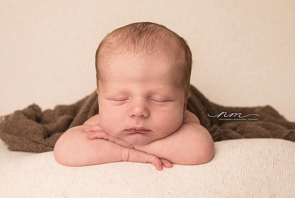 030619nancymerrillphotography-mainenewbornphotographer-maineportraitstudio-newenglandnewbornphotographer-cutebabyboy-boyinbowlpose-newborninbowl-babyboywithbear-mainebabystudio-mainebabysession