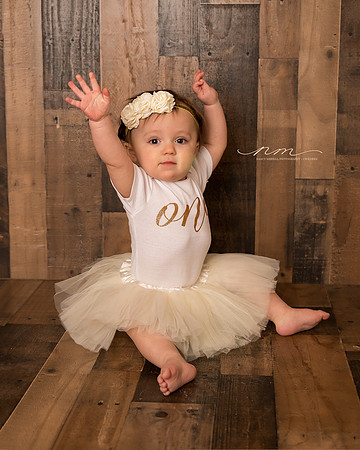 04122019nancymerrillphotography-mainechildrensphotographer-mainetoddlerphotographer-newenglandportraitstudio-1yearposing-mainebabyplanphotographer-mainefirstyearbabyplan.jpg