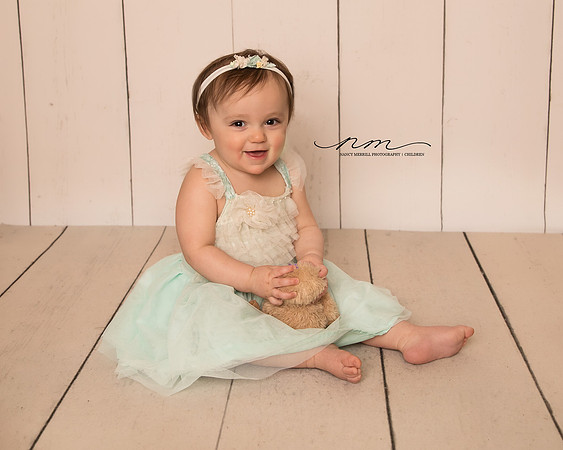 04102019nancymerrillphotography-mainechildrensphotographer-mainetoddlerphotographer-newenglandportraitstudio-1yearposing-mainebabyplanphotographer-mainefirstyearbabyplan.jpg
