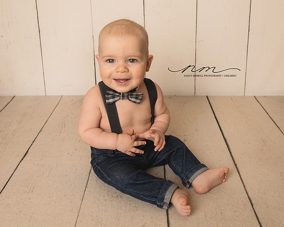 04132019nancymerrillphotography-mainechildrensphotographer-mainetoddlerphotographer-newenglandportraitstudio-6monthposing-mainebabyplanphotographer-mainefirstyearbabyplan