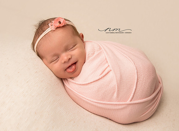 04112019-nancymerrillphotography-mainenewbornphotographer-mainebabystudio-babygirlsession-maineinfantphotographer-newenglandnewbornphotographer-cuteasabutton-centralmainebabyphotographer-androscogginp