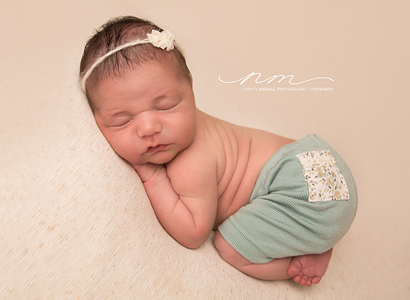 07312019-nancymerrillphotography-mainenewbornphotographer-mainebabystudio-babygirlsession-maineinfantphotographer-newenglandnewbornphotographer-cuteasabutton-centralmainebabyphotographer-androscogginp