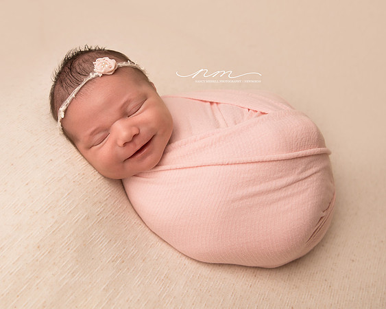 09062019-nancymerrillphotography-mainenewbornphotographer-mainebabystudio-babygirlsession-maineinfantphotographer-newenglandnewbornphotographer-cuteasabutton-centralmainebabyphotographer-androscogginp