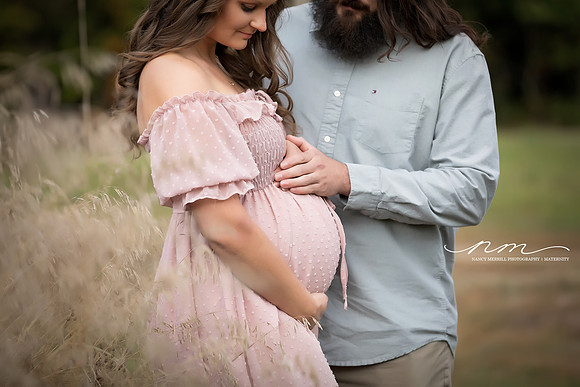 10052019nancymerrillphotography-mainematernityphotographer-centralmainematernitystudio-newenglandportraitstudio-maternityposing-rusticmaternityphotographer-g copy