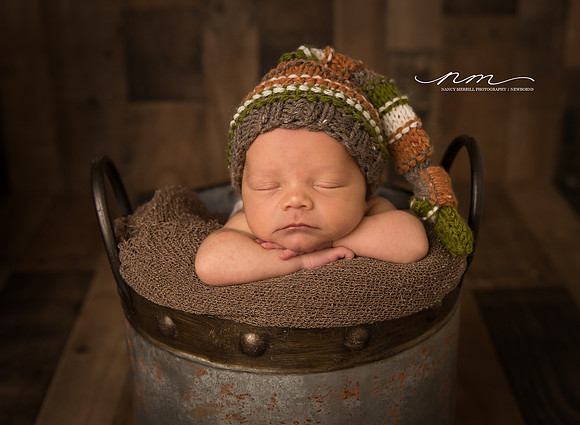 030418nancymerrillphotography-mainenewbornphotographer-maineportraitstudio-newenglandnewbornphotographer-cutebabyboy-babytoes-newborninbowl-babyboywithbear-mainebabystudio-mainebabysession copy.jpg