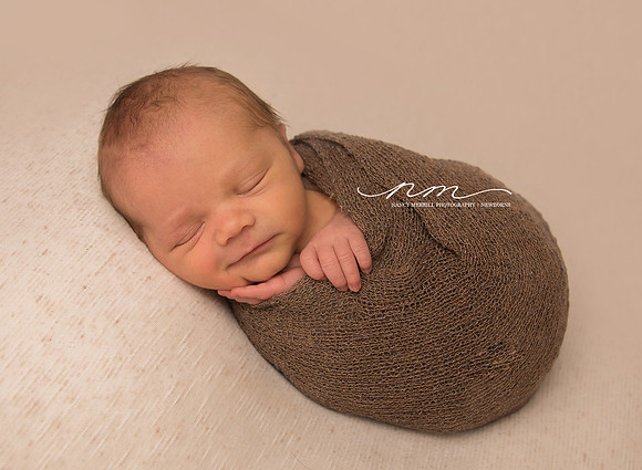 080418nancymerrillphotography-mainenewbornphotographer-maineportraitstudio-newenglandnewbornphotographer-cutebabyboy-babytoes-newborninbowl-babyboywithbear-mainebabystudio-mainebabysession copy.jpg