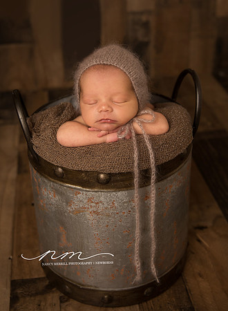 06042019nancymerrillphotography-mainenewbornphotographer-maineportraitstudio-newenglandnewbornphotographer-cutebabyboy-babytoes-newborninbowl-babyboywithbear-mainebabystudio-mainebabysession copy.jpg