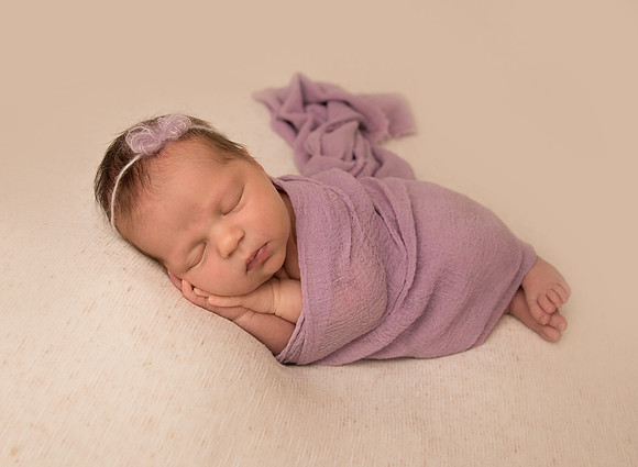 09112019-nancymerrillphotography-mainenewbornphotographer-mainebabystudio-babygirlsession-maineinfantphotographer-newenglandnewbornphotographer-cuteasabutton-centralmainebabyphotographer-androscogginp