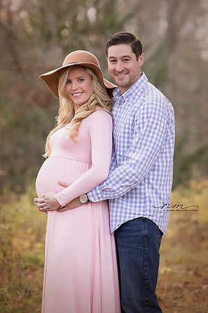 11062018nancymerrillphotography-mainematernityphotographer-centralmainematernitystudio-newenglandportraitstudio-maternityposing-rusticmaternityphotographer-g copy.jpg