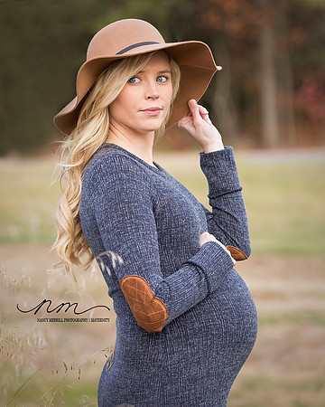 11162018nancymerrillphotography-mainematernityphotographer-centralmainematernitystudio-newenglandportraitstudio-maternityposing-rusticmaternityphotographer-g copy.jpg