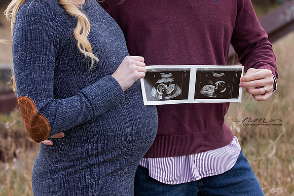 12062018nancymerrillphotography-mainematernityphotographer-centralmainematernitystudio-newenglandportraitstudio-maternityposing-rusticmaternityphotographer-g copy.jpg