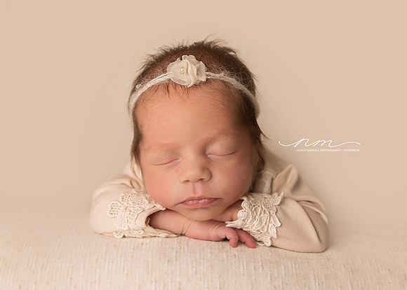09022019-nancymerrillphotography-mainenewbornphotographer-mainebabystudio-babygirlsession-maineinfantphotographer-newenglandnewbornphotographer-cuteasabutton-centralmainebabyphotographer-androscogginp