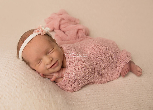 12082019-nancymerrillphotography-mainenewbornphotographer-mainebabystudio-babygirlsession-maineinfantphotographer-newenglandnewbornphotographer-cuteasabutton-centralmainebabyphotographer-androscogginp
